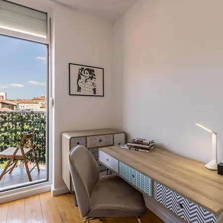 Theatrum Cozy Apartment